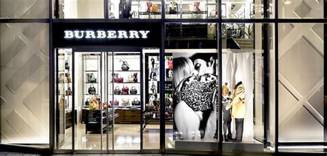 burberry store closures today.